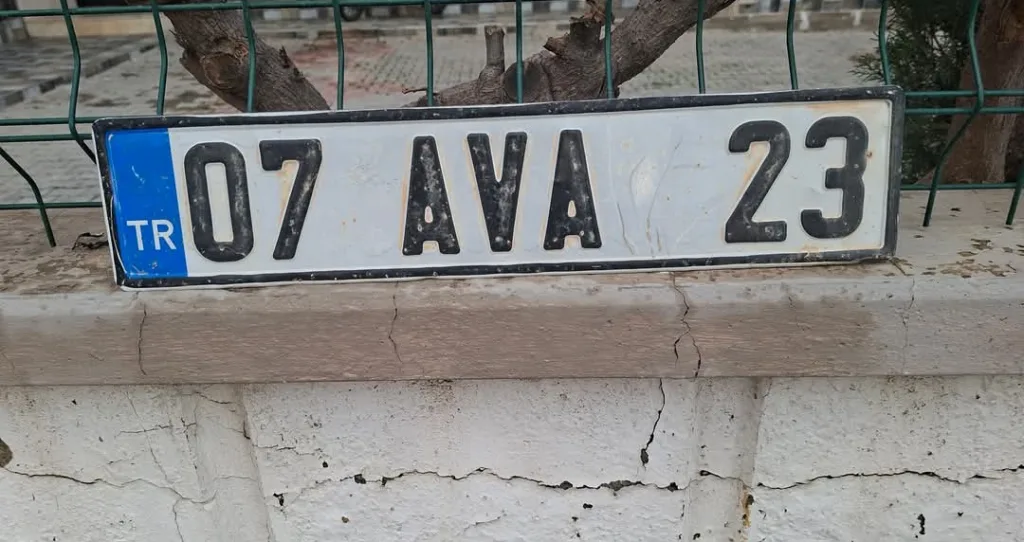 07 AVA 23