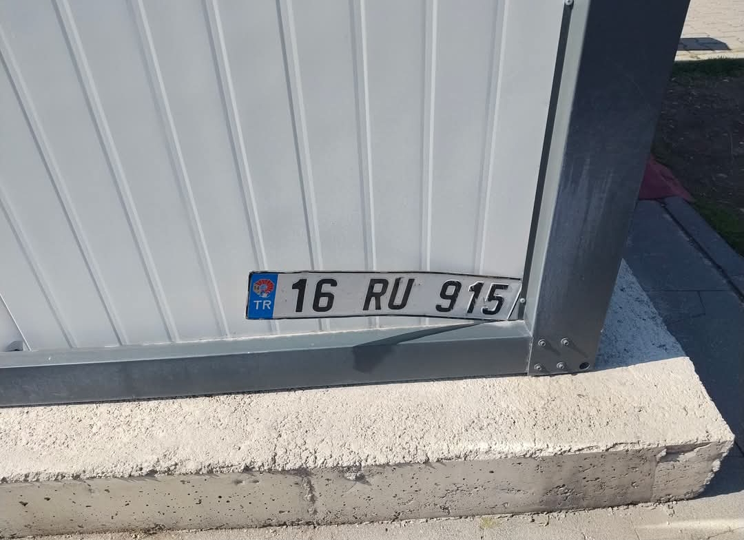 16 RU 915